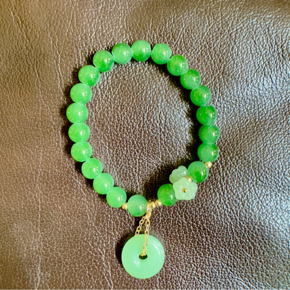 ✅New Elegant Green Beaded Bracelet with Gold Accents